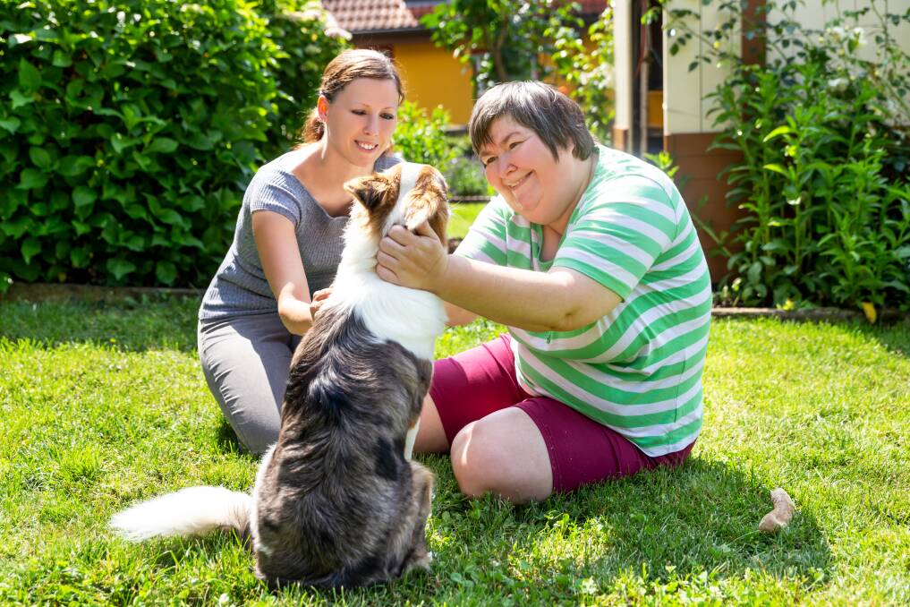 NDIS support – enjoying pet therapy